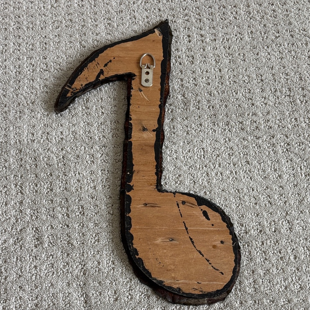 Rustic Metal Music Note Decor - Picture 2 of 4